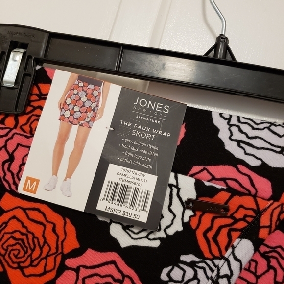 NWT Jones New York Floral Print Faux Wrap Skort size Medium Ret. $39 - Picture 2 of 10
